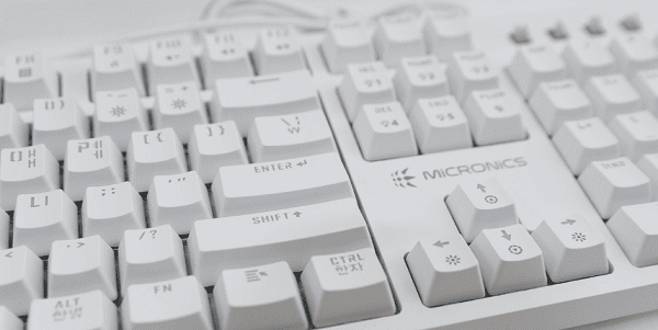 拔下键盘重新插入