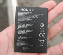 今年年底，除了苹果，其它手机厂商的手机续航因该会有明显提升。